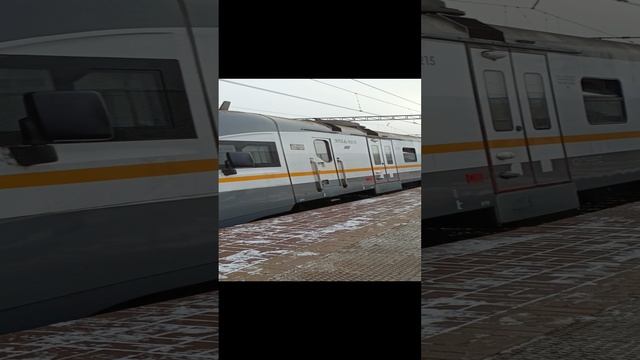 Наша электричка до Москвы...