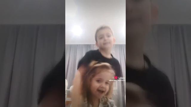 Like_7456124855544928745.mp4