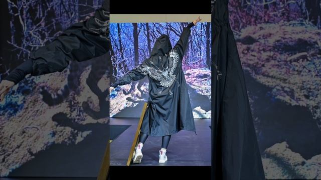Модный показ "Живые страницы Красной Книги", посвященный исчезающим видам животных в Экспоцентре.
