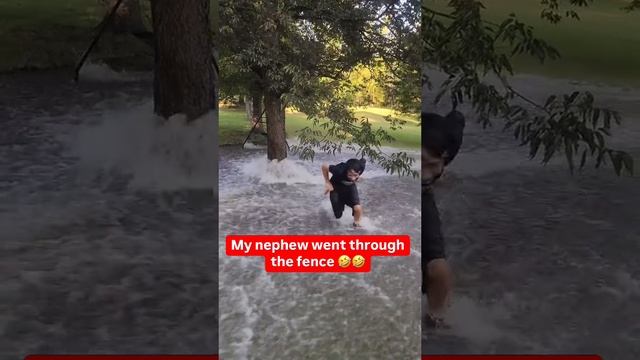 что будет если ткнуть ножом в 🏊бассейн🤣🤣