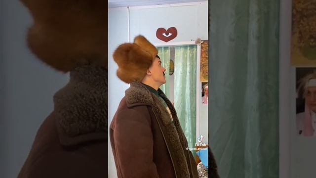 БАТЯ С МАМОЙ ПРИШЛИ С РОДИТЕЛЬСКОГО СОБРАНИЯ....🤣