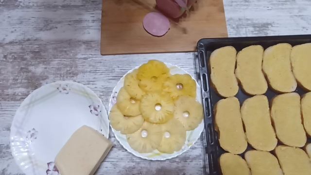 ГОРЯЧИЕ БУТЕРБРОДЫ С ВЕТЧИНОЙ И АНАНАСАМИ!!!