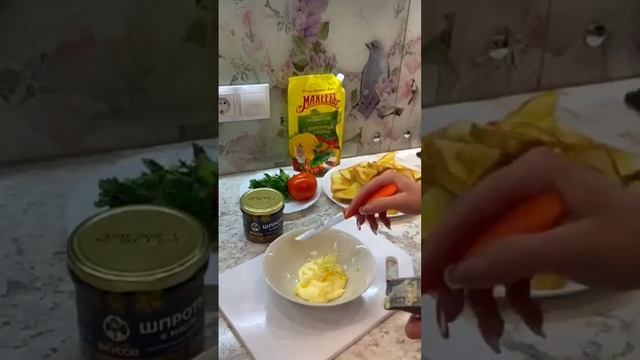 Бутерброды со шпротами на праздничный стол❤️обязательно  приготовьте❤️Рецепт в комментариях⬇️