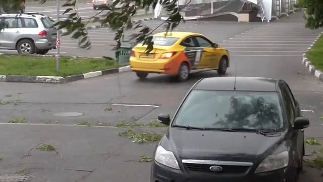 Ураган в Москве 29/05/2017  ВЕТЕР УБИЙЦА В МОСКВЕ!