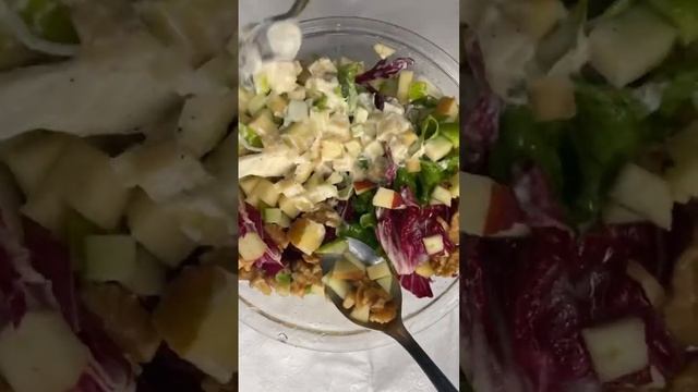 Salada Waldorf | Inscreva-se para mais receitas! Receita completa nos comentários