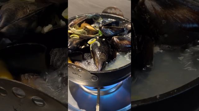 Korean Mussel Soup (2023-04-27, Seoul, South Korea)
