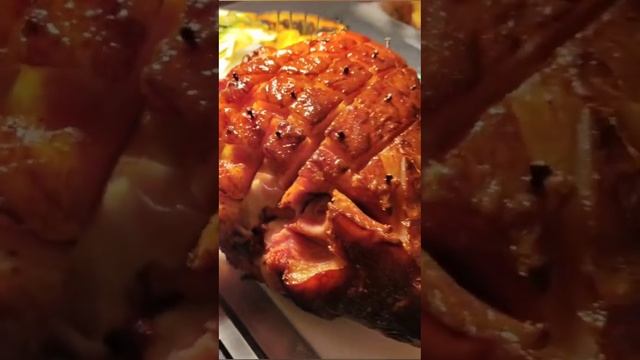 ULTIMATE SMOKED AND ROASTED HAM RECIPE 🍖🔥 PERFECT HOLIDAY DISH! #foodshorts #shorts #viral #food