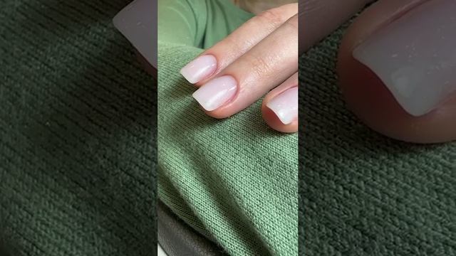 Укрепление гелем (эффект натуральных ногтей)