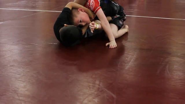 Cesar (Nova Gyms ) Milwaukee Gets The Choke At Combat Corner 2016!