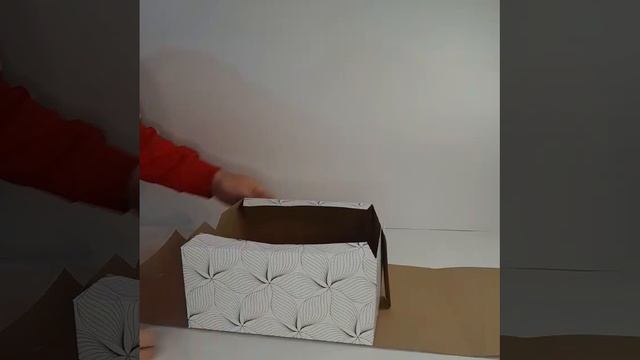 074 Caja torta apilable kr carton aut 25x25x12