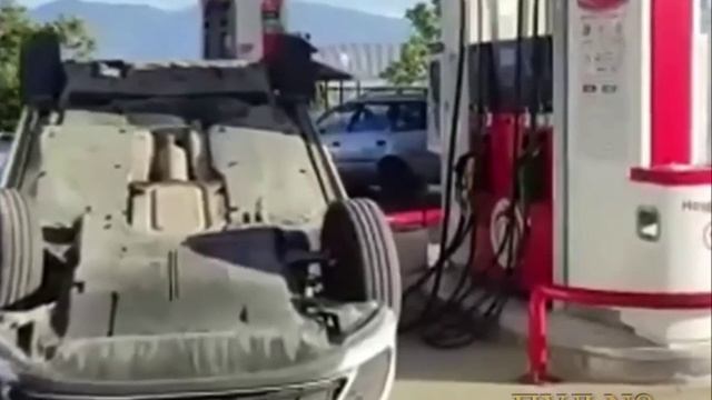на заправке 😆