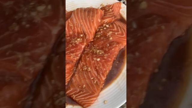 Salmon#marinate#Soy sauce#Garlic￼￼