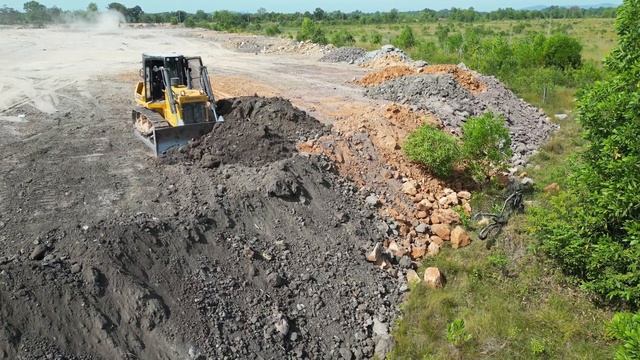 Строительство, обзор на участок, засыпка идёт полным ходом