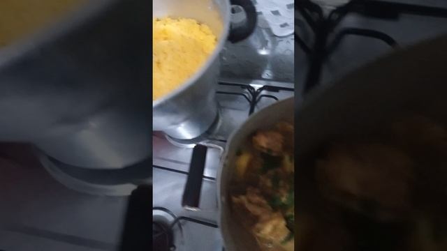 FRANGO,COM BATATAS,E CUSCUS..