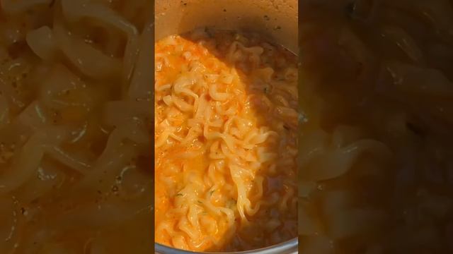 Buldak Carbonara Cream🍜🥯#noodles #buldakramen #carbonara #koreanramen #koreanfood #shorts #food