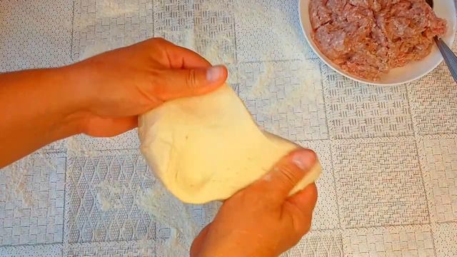Мясные рулетики с картофельным соусом//
