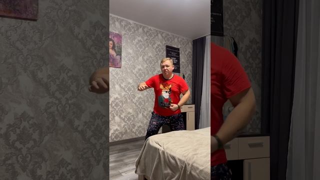 Маньяк на красивых
#МыСемьяБайрамовых #РусланБайрамов #ЛилияБайрамова #юмор #приколы #семья