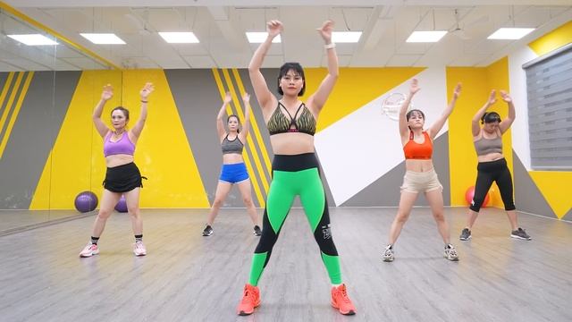 Eva Zumba 241021
