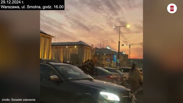 В Польше бешенку научили хорошим манерам.