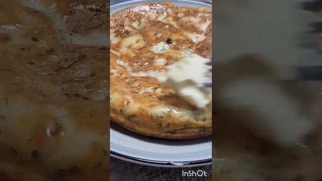 Готовим лепёшку на кефире с зеленью и помидорками#лепёшка