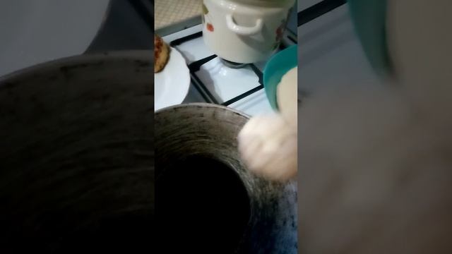 Очень вкусно! Оладьи на кефире с крыжовником.