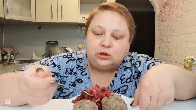 ЕМ И ХУДЕЮ  ЧТО теперь В МОЕЙ ТАРЕЛКЕ
