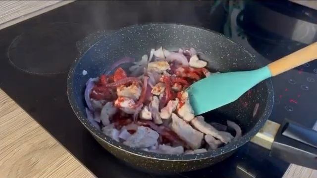 Гуляш. Семейные рецепты. Бюджет.