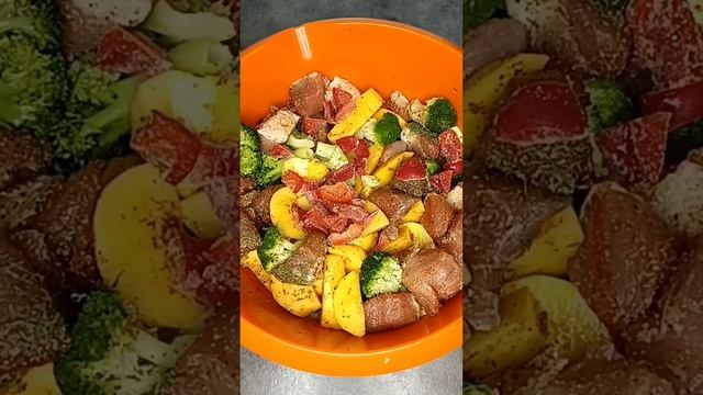 Мясо с картофелем в рукаве для запекания. #shorts  #аленаготовит #готовимдома #вкуснодома #жаркое