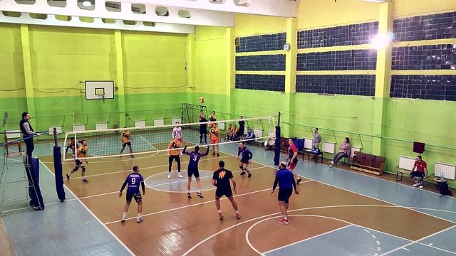 Лупачев Матвей ставит блок одной рукой!