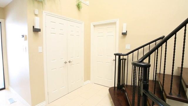 230 Spring Gate Blvd, Vaughan