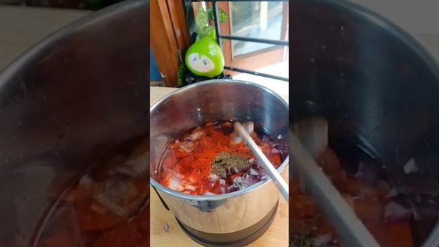 Bahar rah kar agar khana nigla nahi jaye toh try Karo yeh spicy 🥵chutney aur Khushi se khao #shorts