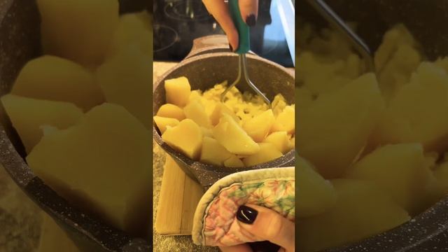 Самые вкусные крылышки с картофельным пюре #рецепт #вкусныйужин