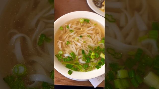 PHO VIETNAM - THE BEST BEEF NOODLE SOUP #pho #phovietnam #momeats #foodie