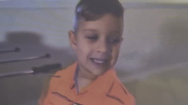 детишки играют