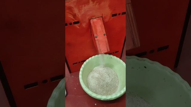 Электромельница для помола зерна в муку
