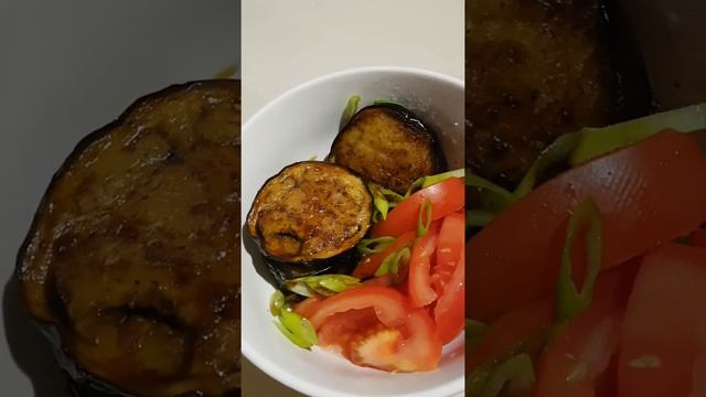 FRIED EGGPLANT AND SOY SAUCE SIDE DISH with FRESH TOMATO 😋😋| VEGAN EGGPLANT RECIPE #shorts #short
