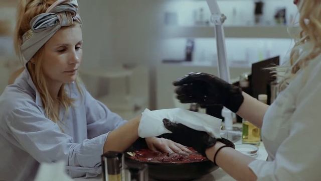 JLD - spa - hands