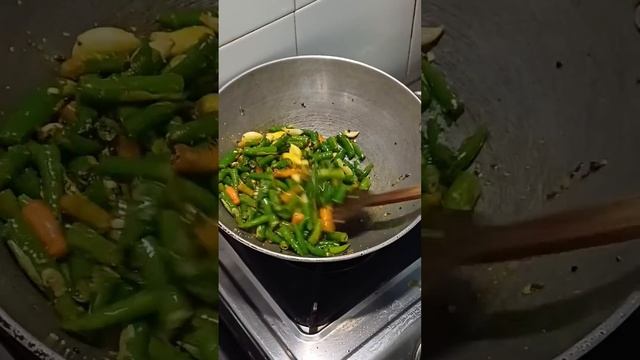 Mirchi ki recipe please support me #cook #music #cooking #trending #food #viral #cookingshorts #coo