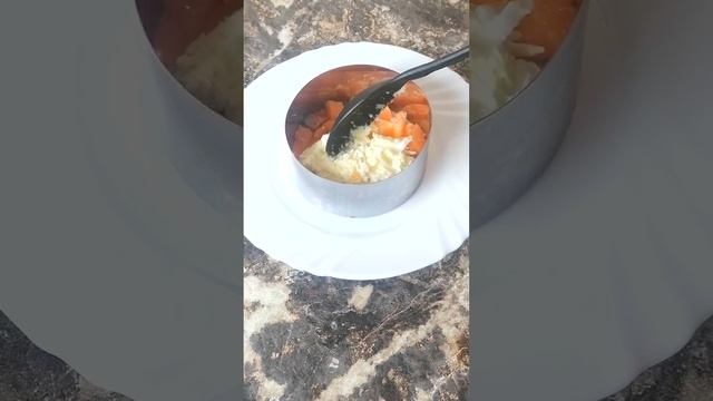 Салат с кальмарами на Праздничный Стол #shorts
