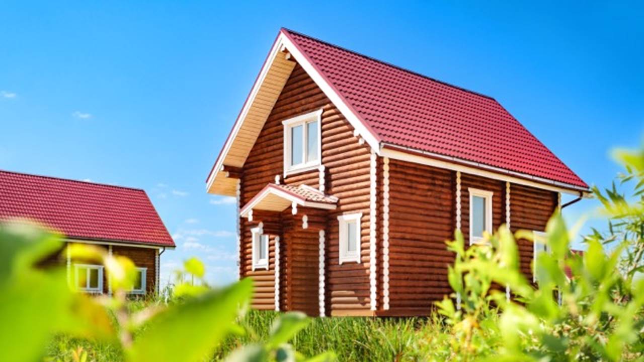 «Золотая рыбка». Это загородный коттеджный посёлок, на территории которого построено 105 деревянных