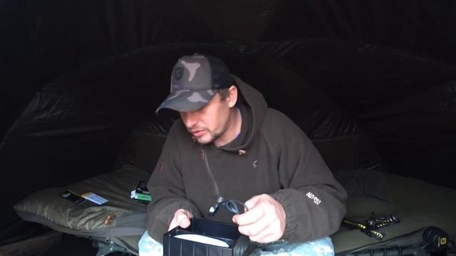 24 часа в палатке поздней осенью | рыбалка в мороз на карпа | обзор фонаря Armytek