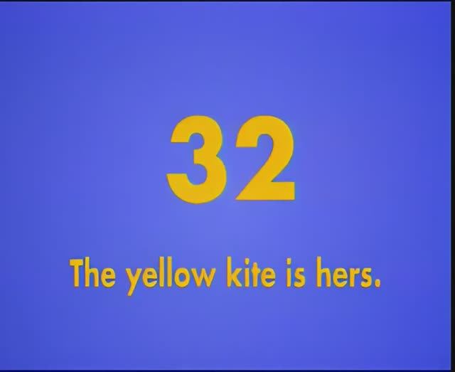 Gogo Loves English 32 - The yellow kite is hers