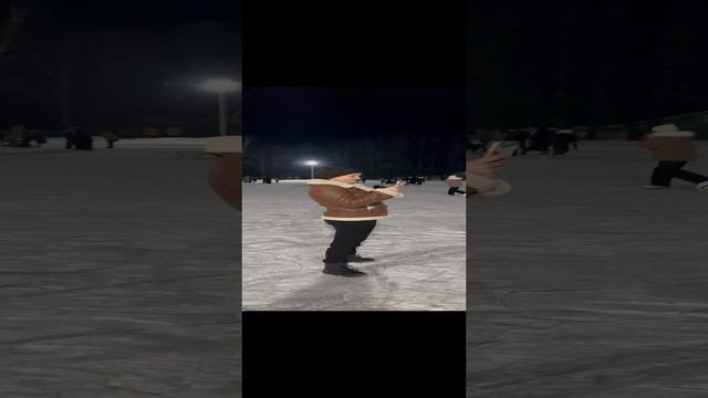 Первый раз на коньках🤣