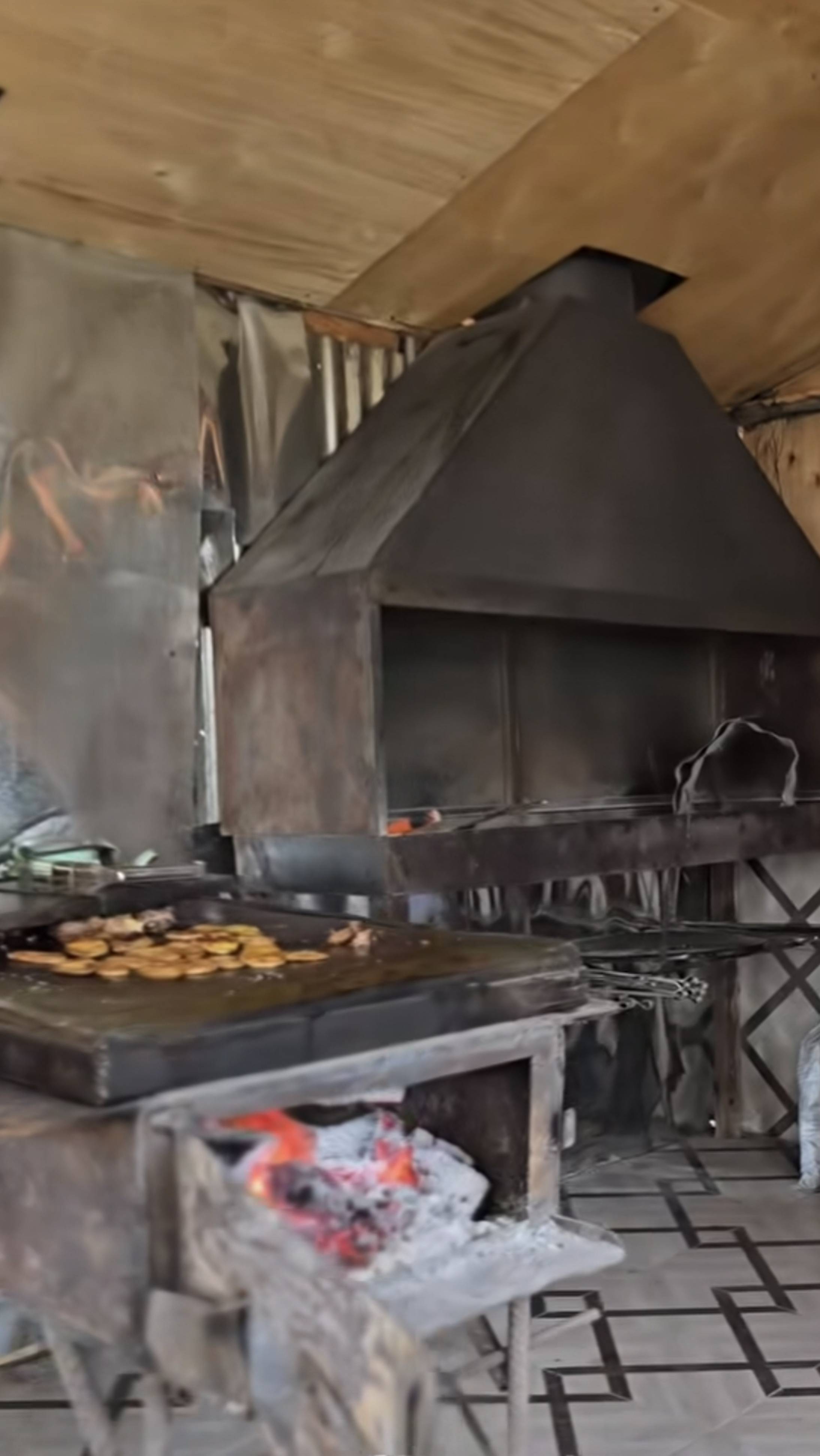 Мангал Кухня-3, мангал Кухня-6 по т.84957644402 или mos-mangal.ru