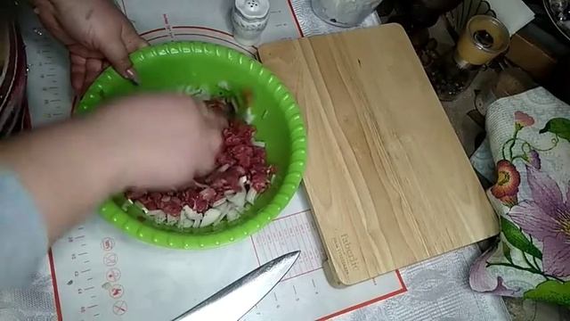 Слоенные лепешки с мясом/божественно вкусно.#вкуснаяеда #слоеныелепешки #хлеб #вкусно #лепешки