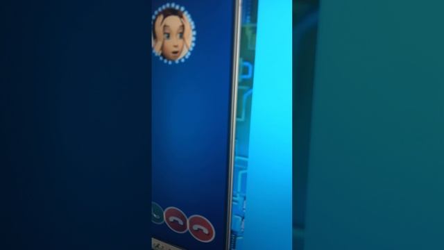 мне звонит математичка