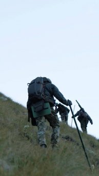 Трофейная охота. Поднимаемся на скальники. #трофейнаяохота #горнаяохота #hunting