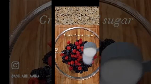 Berry Crumble 😋 #ytshorts #viral #dessert