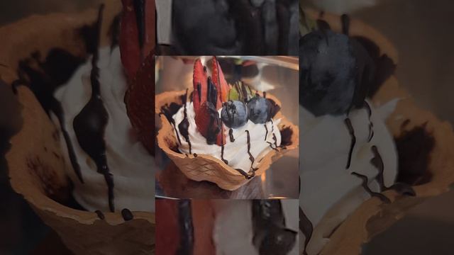 # темный шоколад # вафли с кремом # чантилли и фруктами #shorts