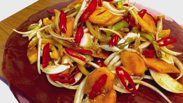 Удивительный салат с хурмой!